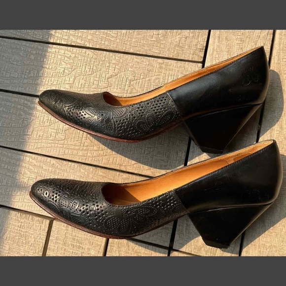 *SOLD* John Fluevog Shoes - Picture 7 of 8